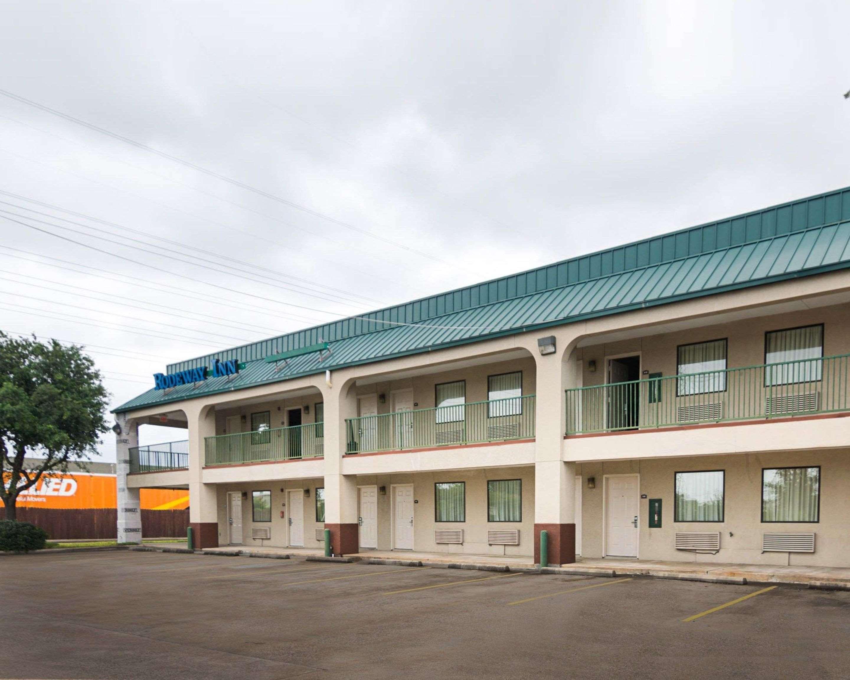 Rodeway Inn & Suites Hwy 290 Nw Houston Exterior photo