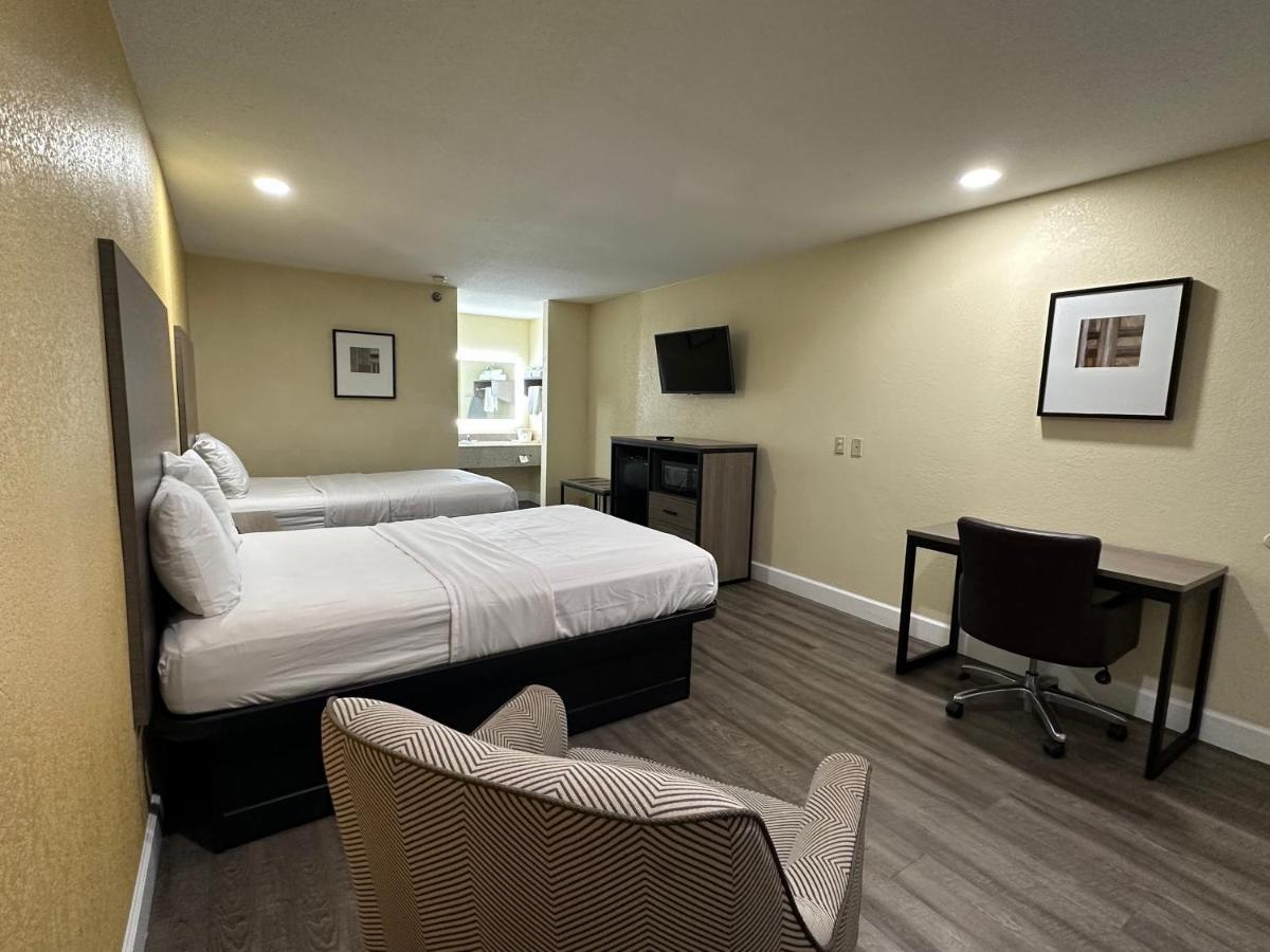 Rodeway Inn & Suites Hwy 290 Nw Houston Exterior photo